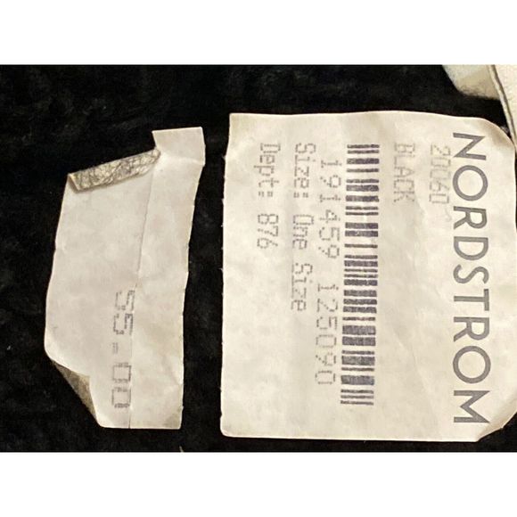 UGG Cable Knit Beanie In Black Womens One Size NWT - Picture 8 of 8